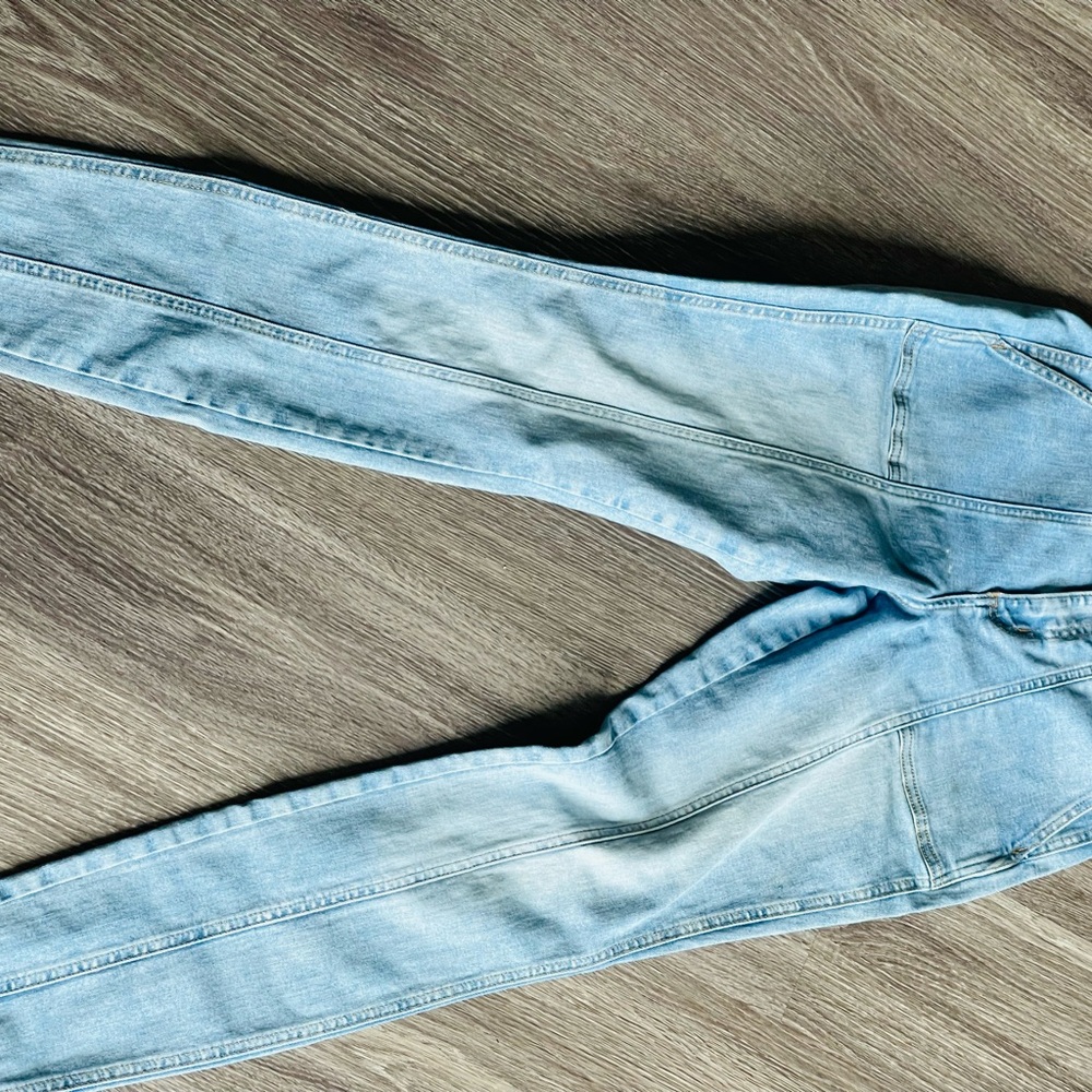 Universal Thread High Rise Light Denim Jeans - Picture 7 of 12